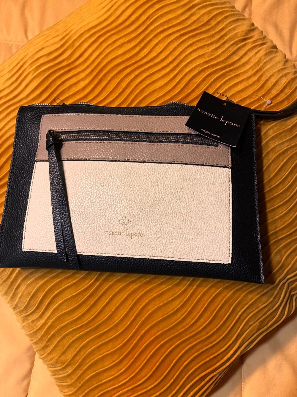 Perfect for the Fall crossbody bag